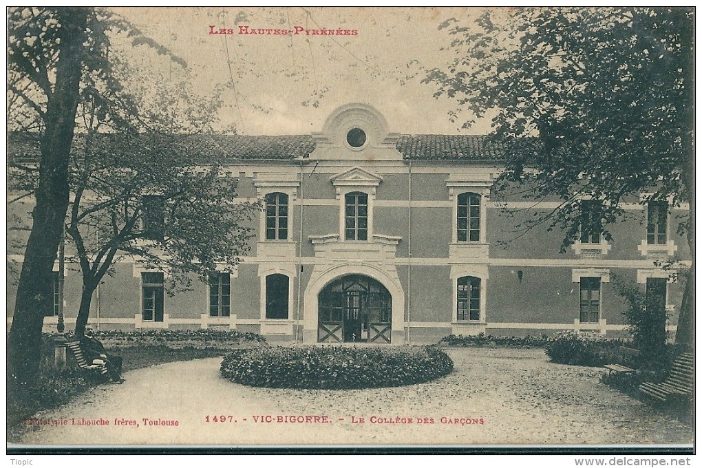 VIC - BIGORRE      '  65  )       Le  Collège  Des  Garçons - Vic Sur Bigorre