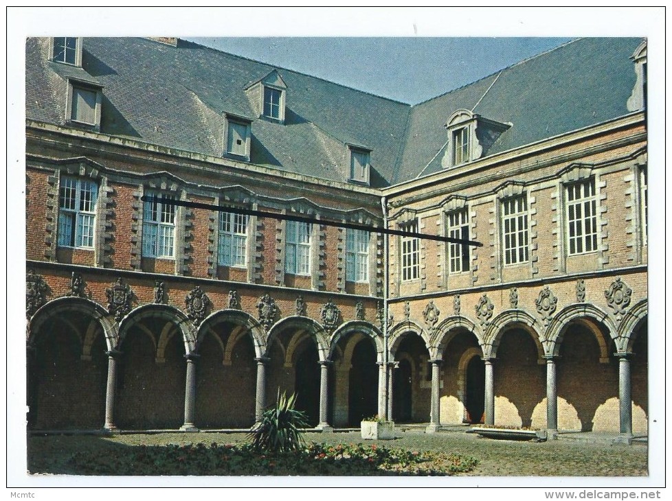 CPM - Seclin - La Cour D´Honneur De L´Hôpital - Seclin