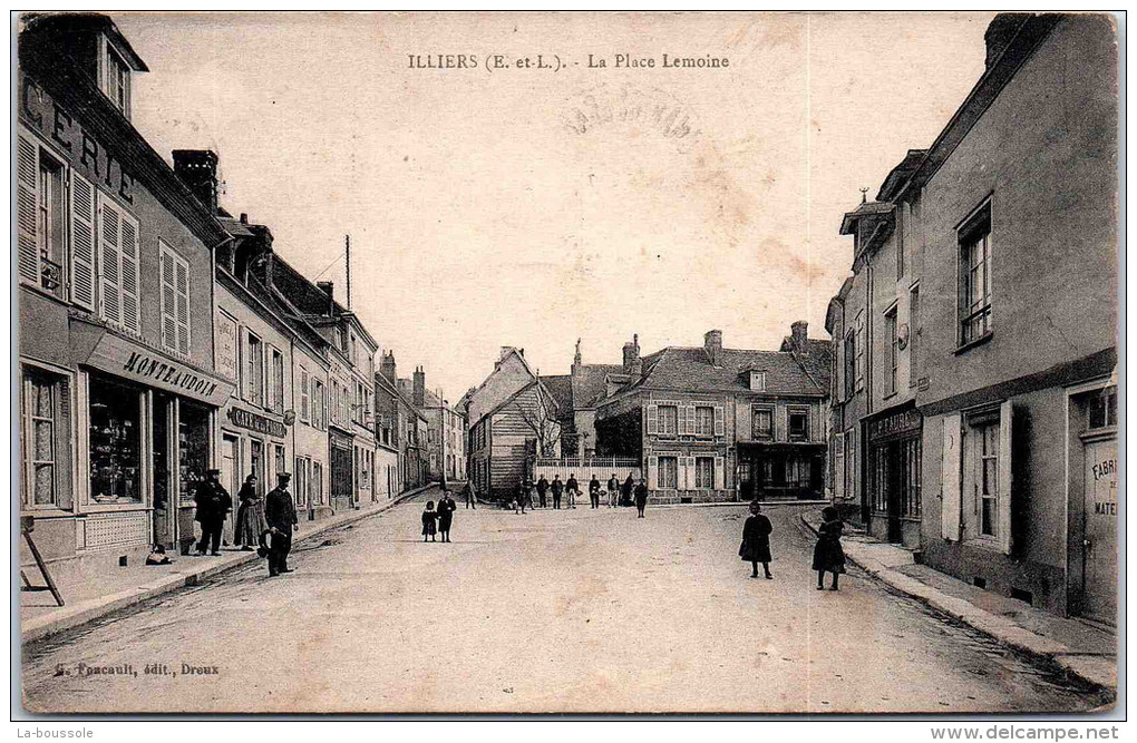 28 ILLIERS - La Place Lemoine - Illiers-Combray