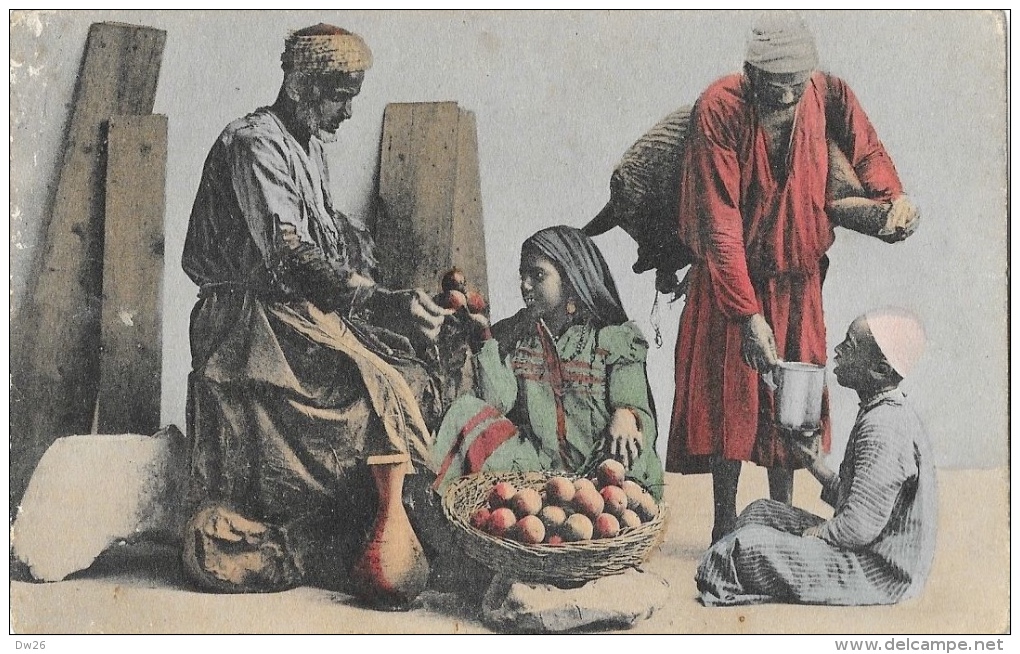 Le Caire - Vendeurs D´Oranges Et D´eau - Carte Non Circulée - Le Caire