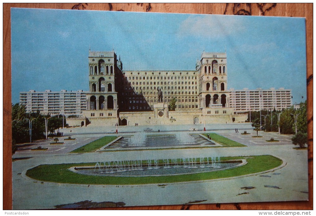 AZERBAIJAN  - Old Postcard -BAKU. GOVERNMENT HOUSE. LENIN MONUMENT  - 1977 - Rare Edition! - Aserbaidschan