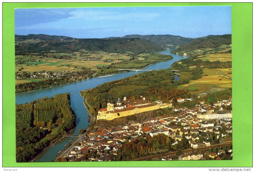 Stift MELK Flugaufnahme Im Hintergrund Eingang Der Wachau Mit Schloss Und Kloster Schönbühel - Melk