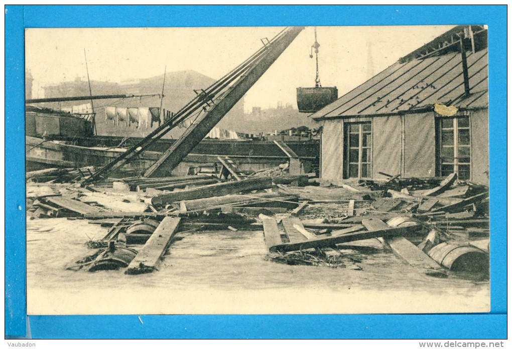 CP, Inondations De Paris Janvier 1910 - Les Dégats Quai Des Tuileries, Vierge - Inondations De 1910