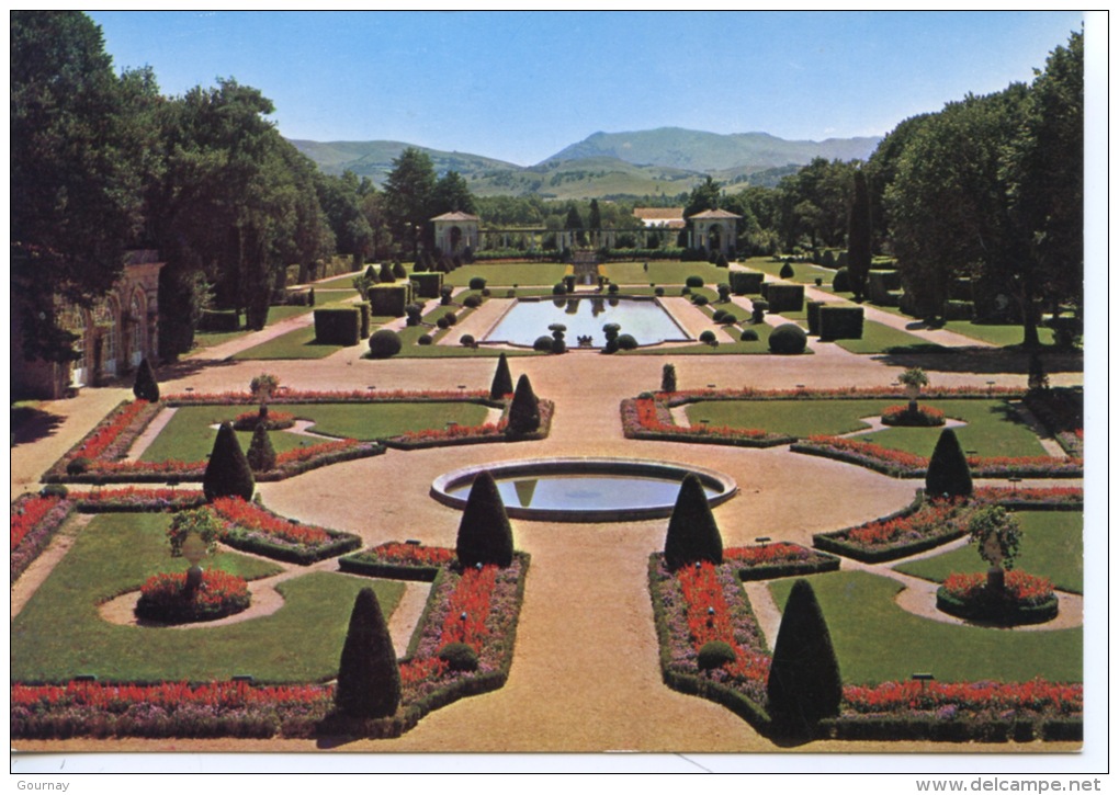 Cambo Les Bains - Arnaga Ensemble Des Jardins Et Vue Sur Le Baïgura N°837 éd Pierron - Cambo-les-Bains