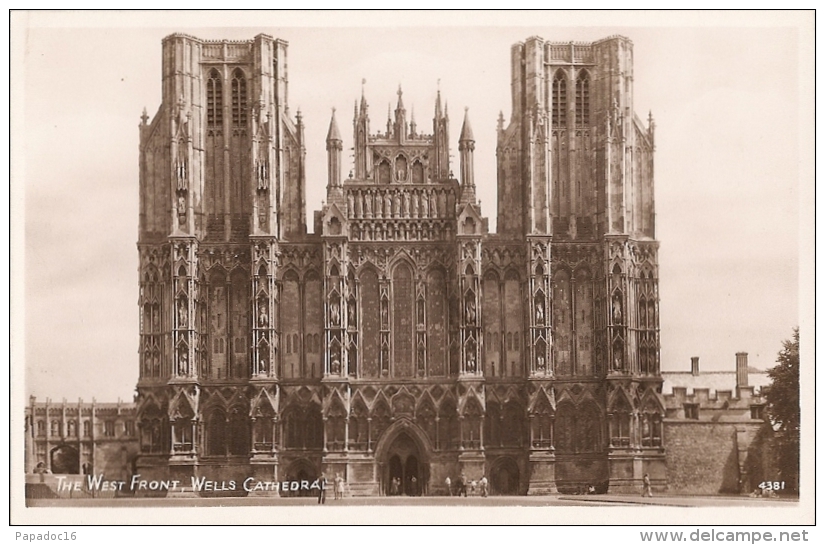 GB - So - The West Front, Wells Cathedral - Real Photo The R-A Series (n° 4381) - Wells