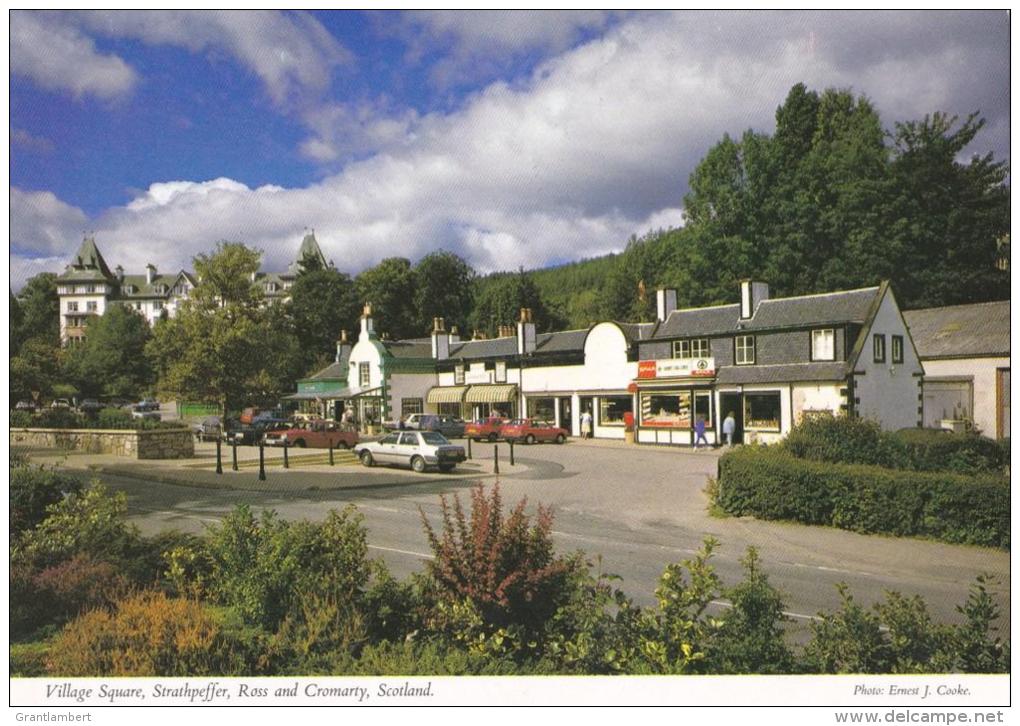 Village Square, Strathpeffer, Ross And Cromarty, Scotland - Innes 2SC 329 Unused - Ross & Cromarty