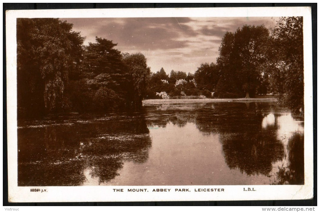 LEICESTER - The Mount Abbey Park - Circulated - Circulé - Gelaufen - 1923. - Leicester