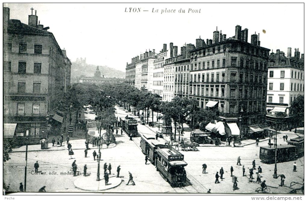 N°40816 -cpa Lyon -la Place Du Pont -tramway- - Strassenbahnen