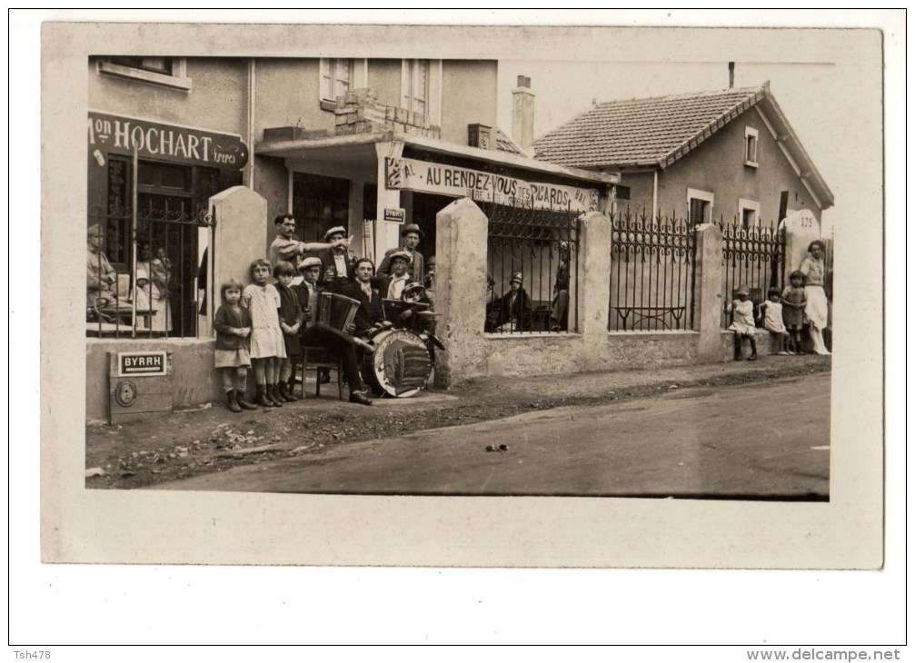 C P A-CARTE PHOTO----M   HOCHART Freres---au Rendez Vous Des Picards---animée---voir 2 Scans - Picardie