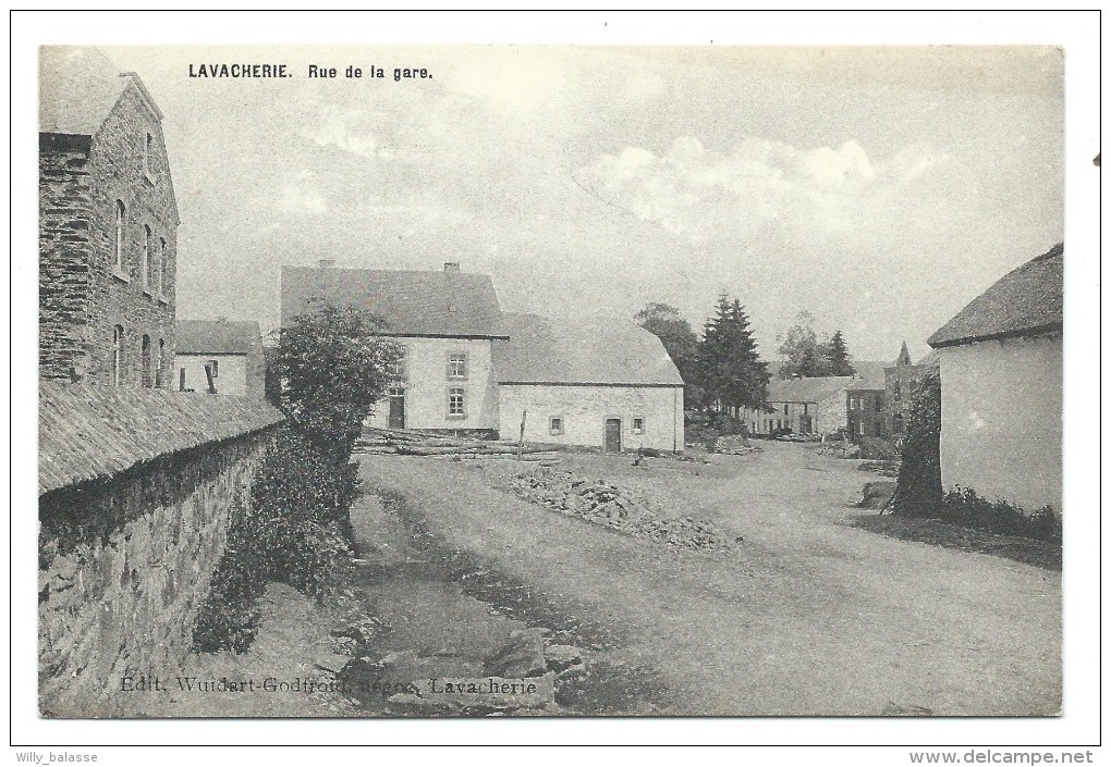 Carte Postale - LAVACHERIE - Rue De La Gare - CPA  // - Sainte-Ode