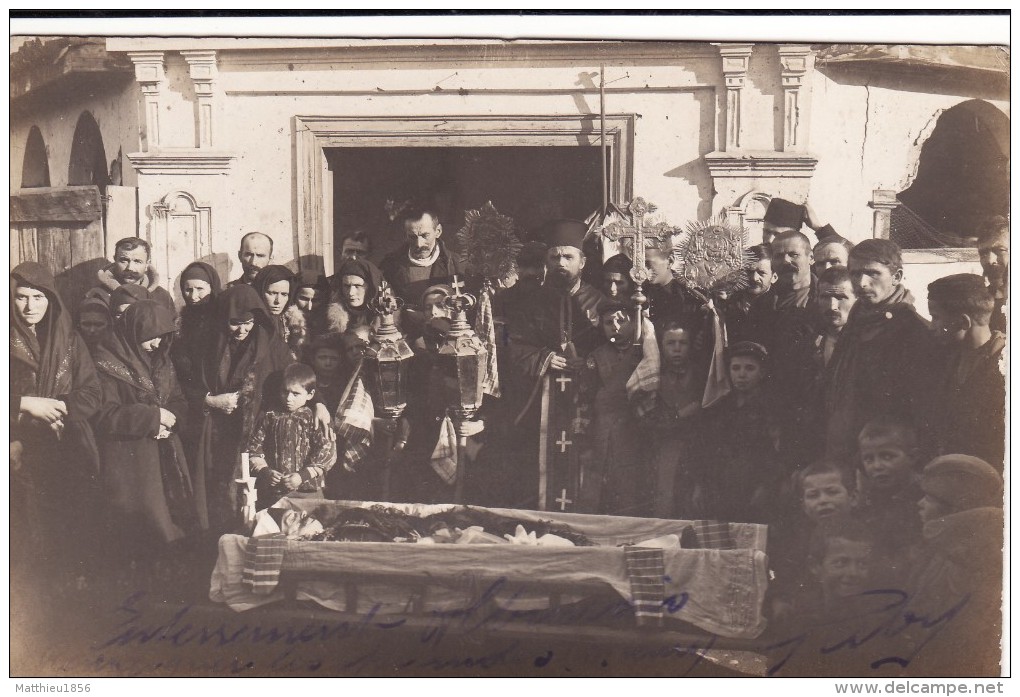 CP Photo 14-18 Albanie - Un Enterrement, Prêtre, Cérémonie Religieuse, Type D'albanais (A86, Ww1, Wk1) - Albanië