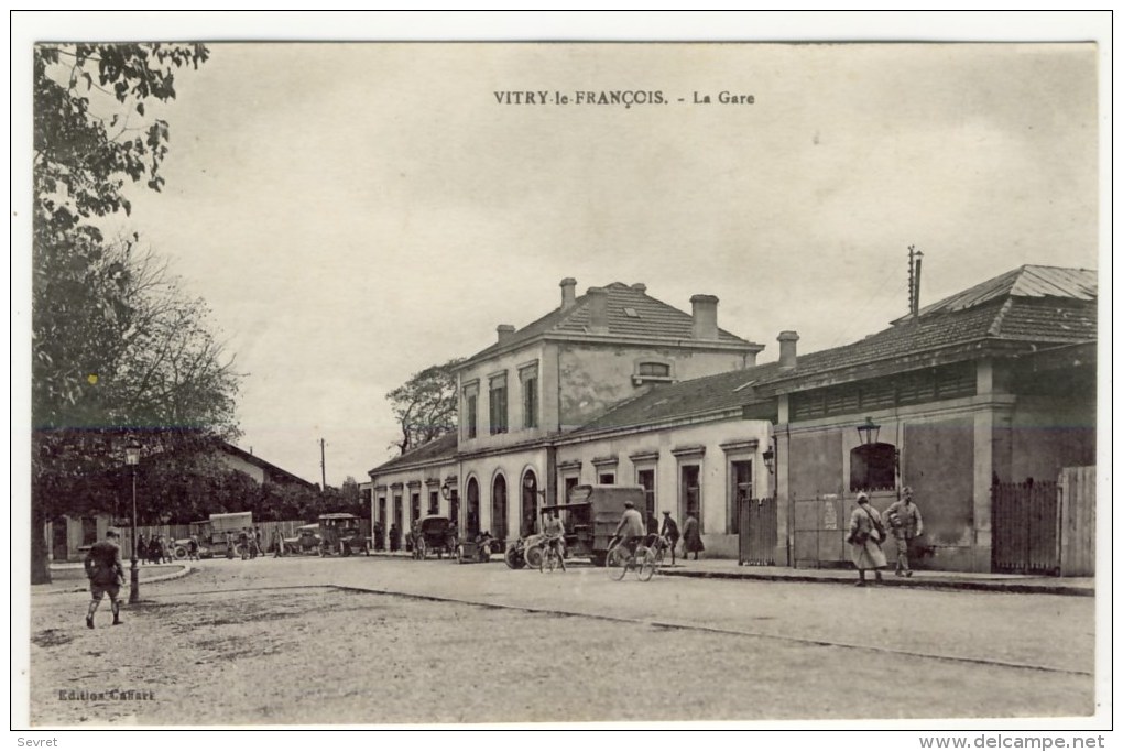 VITRY LE FRANCOIS.- La Gare.Très Beau Cliché - Vitry-le-François