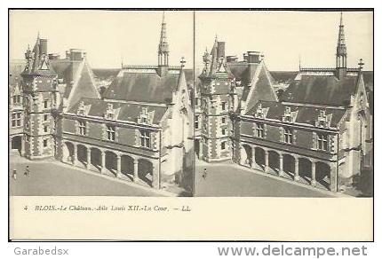 CPA Stéréoscopique De BLOIS - Le Château - Aile Louis XII - La Cour (stéréo N°4). - Blois