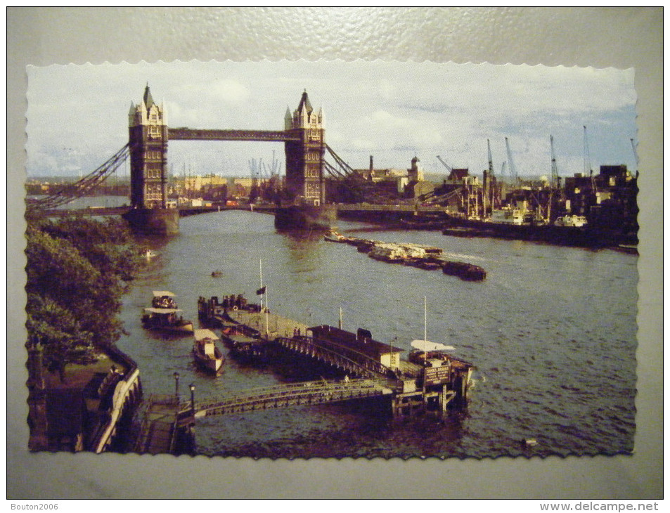 Tower Bridge And Pool Of London - Tower Of London