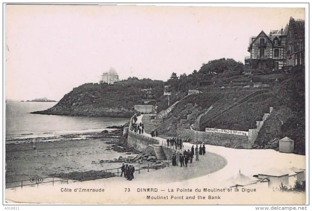 Cpa DINARD La Pointe Du Moulinet Et La Digue (en Toile De Fond Embarcadere Pour St Malo) - Dinard