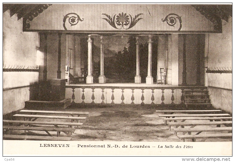 LESNEVEN  - Au PENSIONNAT ND De Lourdes - Salle Des Fêtes - Lesneven