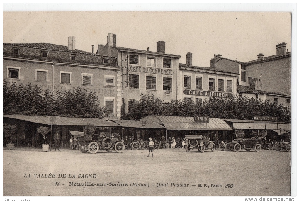 RHÔNE - 69-  NEUVILLE SUR SAONE QUAI PASTEUR CAFÉ DU COMMERCE ET AUDUBON NOMBREUSE VOITURE - Neuville Sur Saone