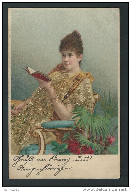 Jeune Femme Lisant Un Livre. Robe Garnie De Paillettes.   2 Scans. - 1900-1949