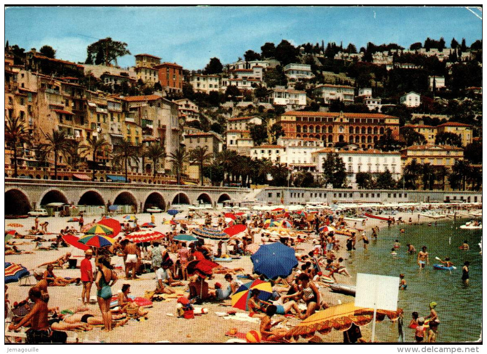 MENTON 06 - La Plage à L'heure Du Bain - 15.7.1975 - M-3 - Menton