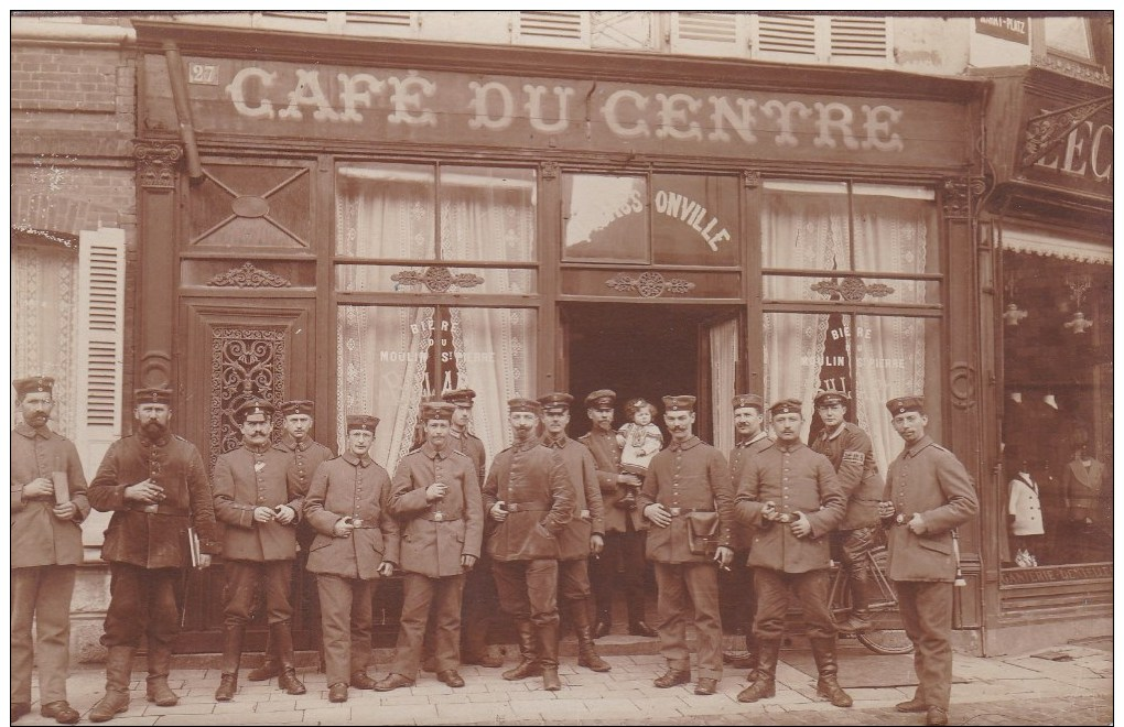 ONVILLE - Café Du Centre - Militaires  Allemand - Autres & Non Classés