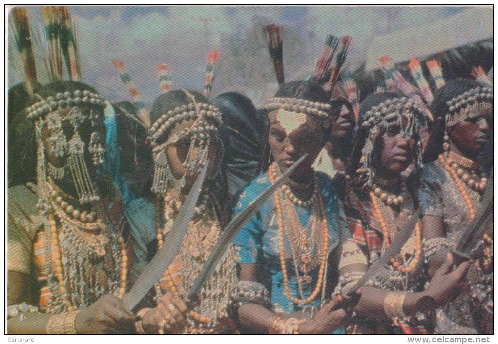 AFRIQUE,AFRICA,AFRIKA, Ancienne Colonie,DJIBOUTI,JABUUTI, Costumes De Fete,fete Des Femmes Rebelles,couteau - Djibouti