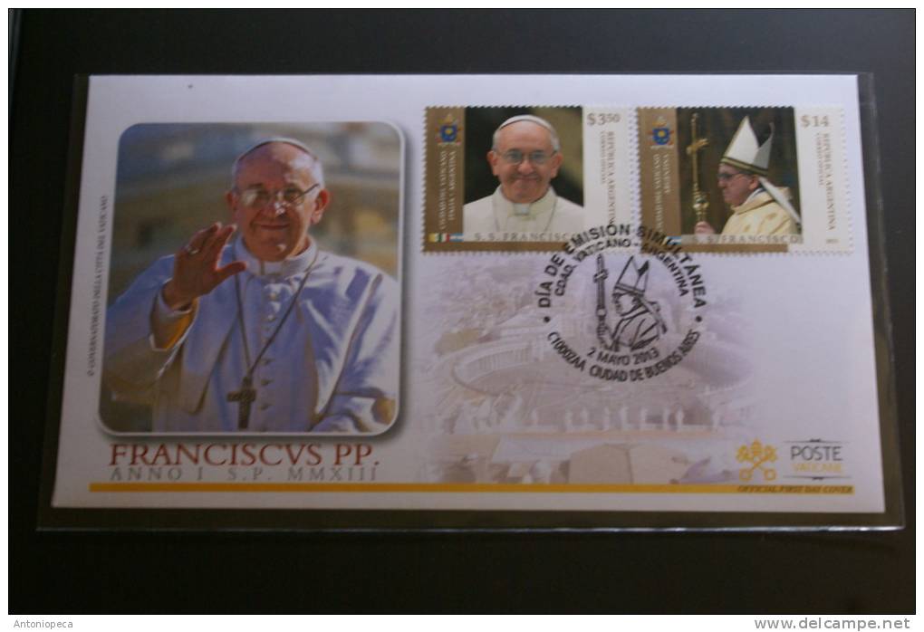 VATICANO 2013 - OFFICIAL VATICAN POSTAL SERVICE FOLDER  POPE FRANCESCO COMPL, SET - Collections