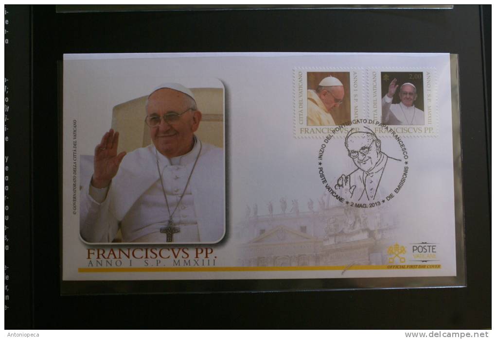 VATICANO 2013 - OFFICIAL VATICAN POSTAL SERVICE FOLDER  POPE FRANCESCO COMPL, SET