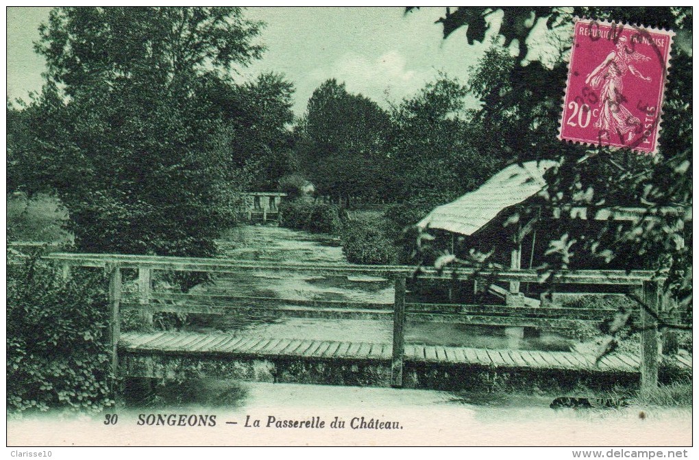 60 Songeons La Passerelle Du Chateau - Songeons
