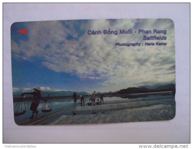 Vietnam Viet Nam Used Magnetic 60000d Phone Card / Phonecard : Salt Field In Phan Rang / 02 Images - Vietnam