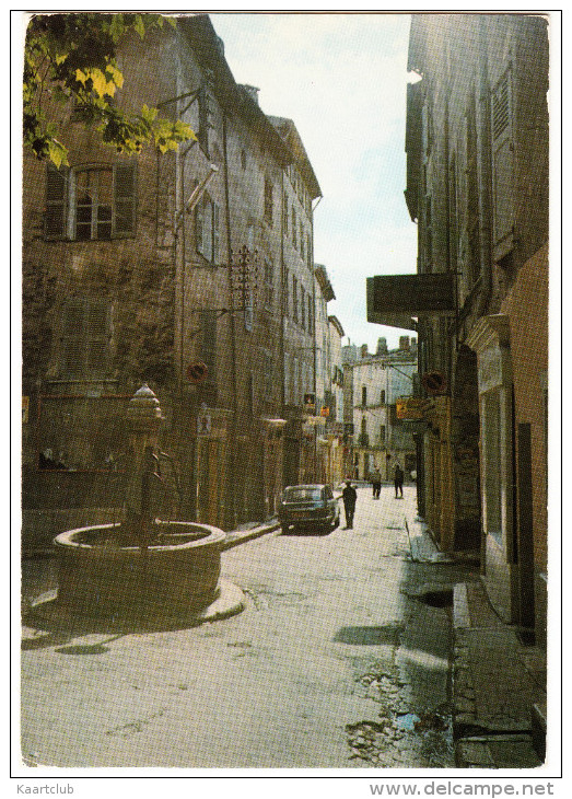 Aups: RENAULT 16 - Rue Du Marché  (Var, France) - Passenger Cars