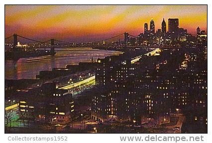 7319- POSTCARD, NEW YORK CITY- PANORAMA BY NIGHT, BRIDGES - Panoramic Views