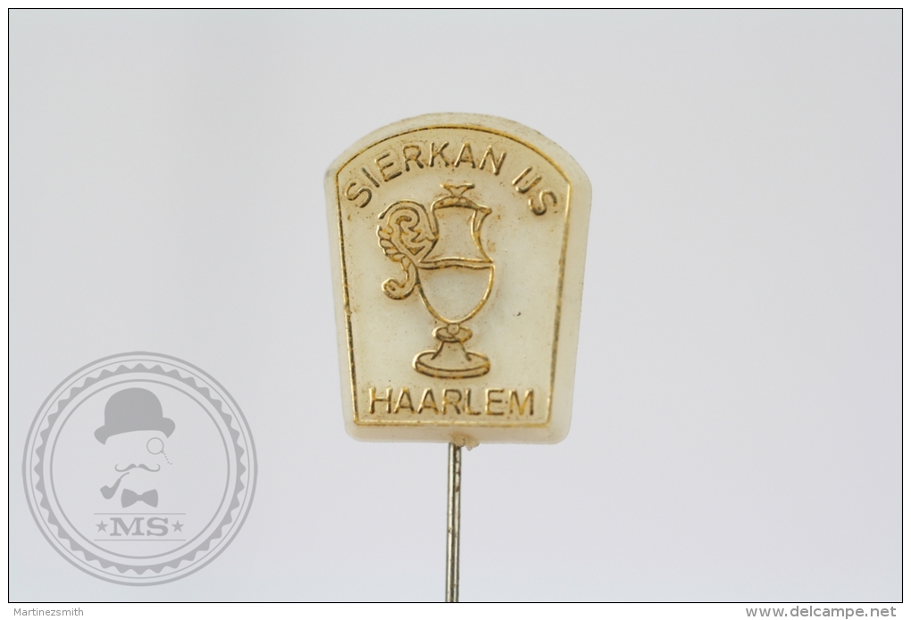Vintage Sierkan US Haarlem, Netherlands Advertising  - Plastic Needle Pin/ Badge - Food