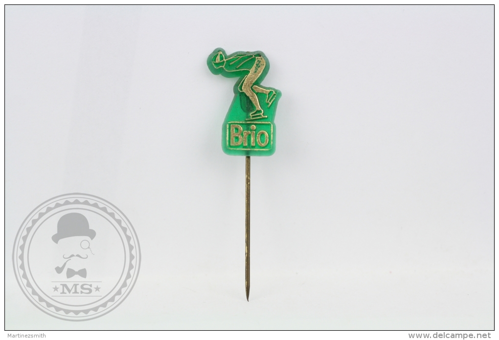 Vintage BRIO Skates/ Skating Advertising  - Plastic Needle Pin/ Badge - Otros & Sin Clasificación