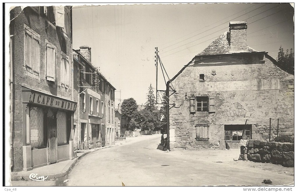 Lozere : Aumont-Aubrac, Rue Principale - Aumont Aubrac