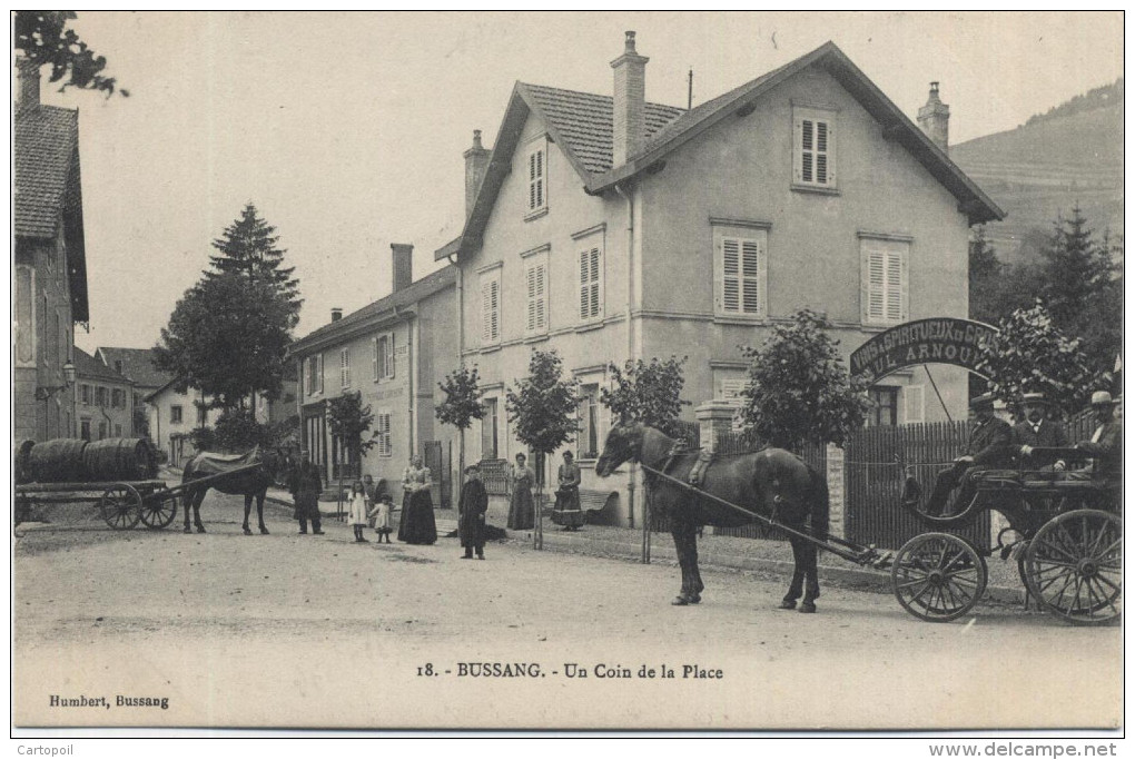 88 - Bussang - 2 Attelage Sur La Place - Belle Animation - Bussang