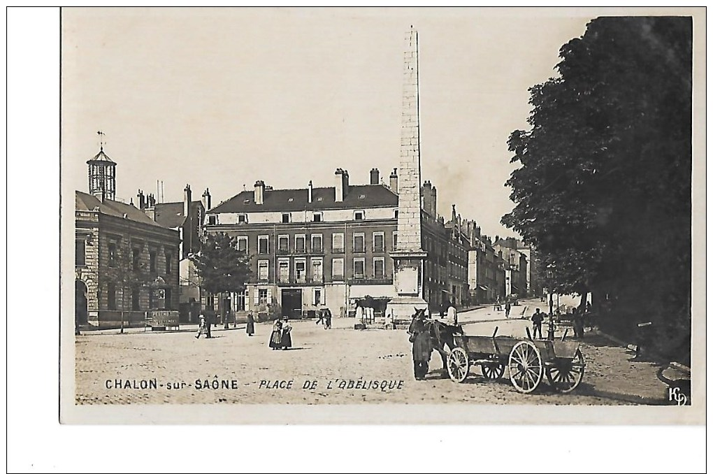 71 -  CPA  Brillante  De  CHÂLON  Sur  SAÔNE  -  Place  De  L ' Obélisque  (  Animée ) - Chalon Sur Saone