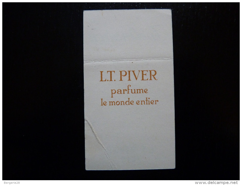 CARTE PARFUMÉE - PIVER - INCLINATION - Voir Dos - - Antiquariat (bis 1960)