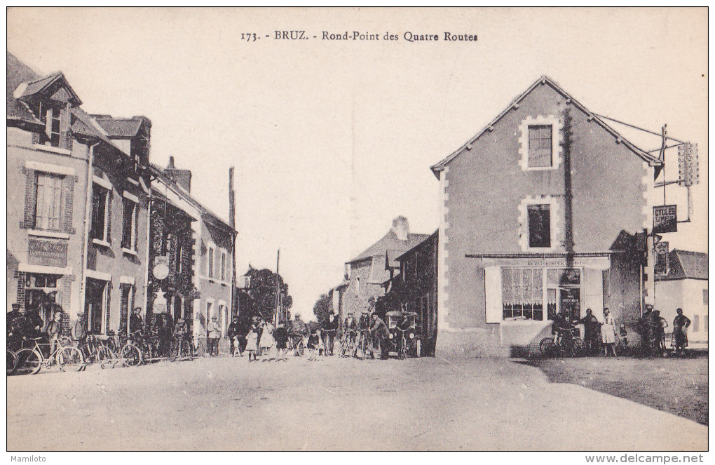 BRUZ ( 35 ) Rond - Point Des Quatre Routes - Other & Unclassified