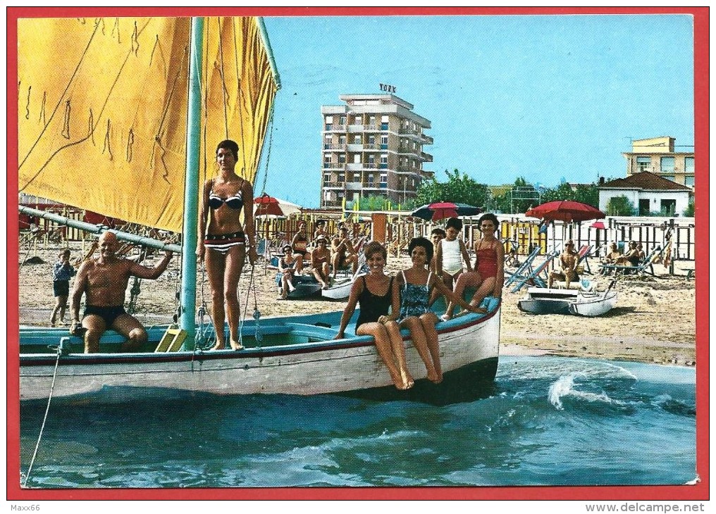 CARTOLINA VG ITALIA - RICCIONE (RN) - Hotel York - Spiaggia - 10 X 15 - ANNULLO 1964 - Alberghi & Ristoranti