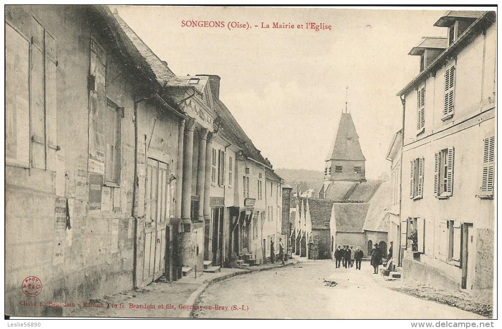 SONGEONS*** La Mairie Et L'église  *** Belle Cpa Animée - Songeons