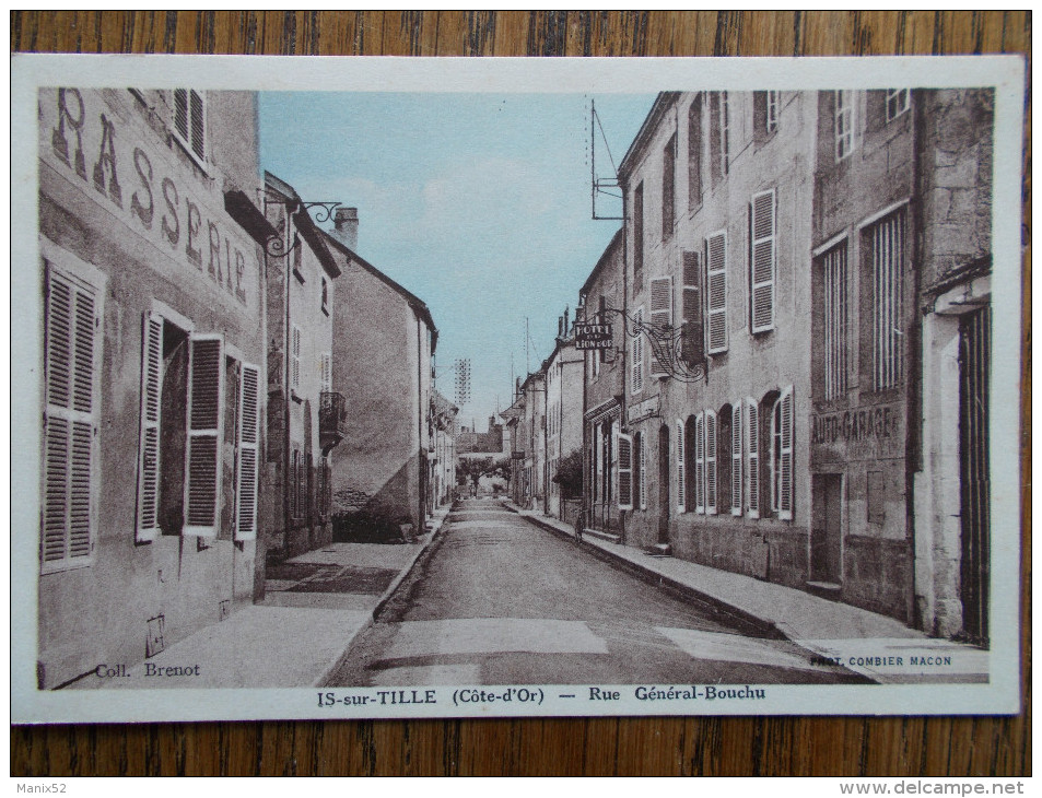 21 - IS Sur TILLE - Rue Général Bouchu . - Is Sur Tille