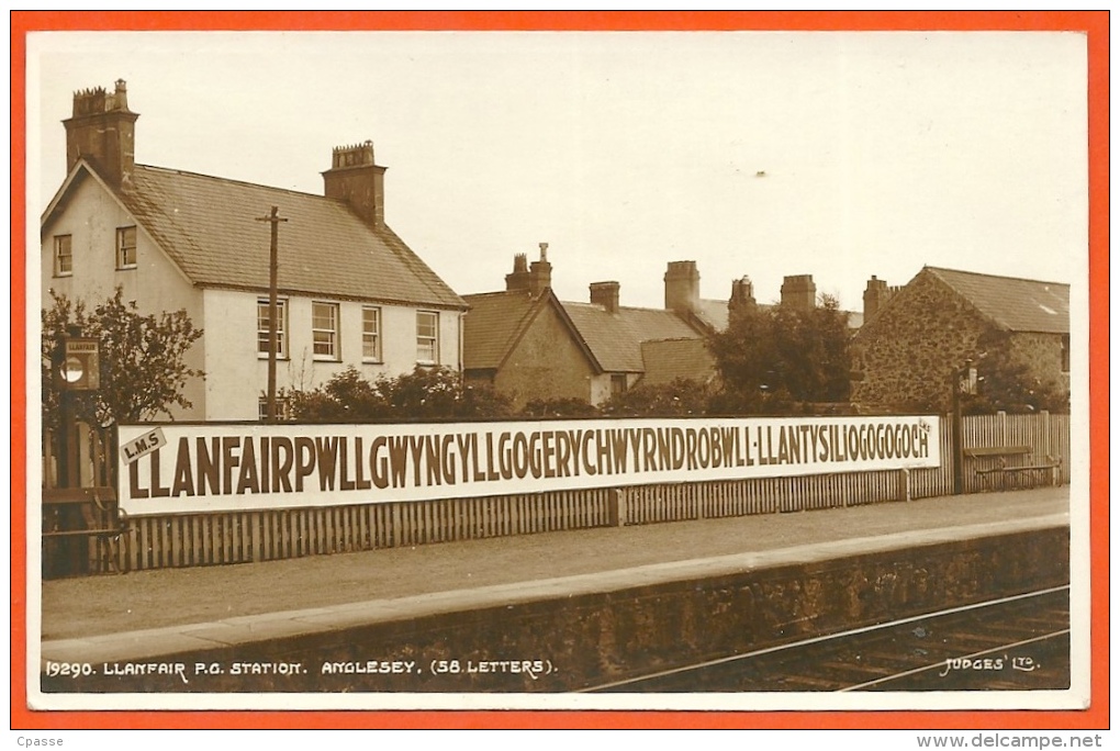 CPSM Postcard LLANFAIR P. G. Station - ANGLESEY ** GARE Ferroviaire - Anglesey