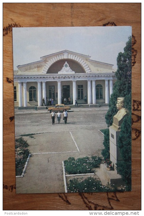 RUSSIA. MELITOPOL RAILWAY STATION - LA GARE - BAHNHOF - Gares - Sans Trains