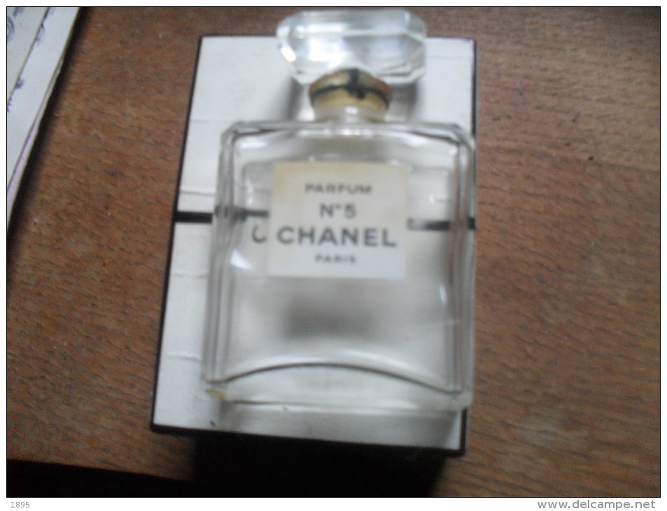 Flacon  Vide De Chanel N5 +n Sa Boite - Flakons (leer)