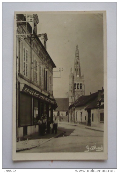 Cpsm - VENETTE - La Rue De CORBEAULIEU  Et L'église - épicerie Tabac - Venette