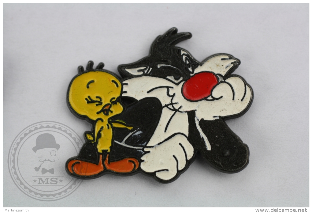 Warner Bross, Looney Tunes Character: Tweety Bird & Silvester Cat Pin Badge #PLS - Cómics