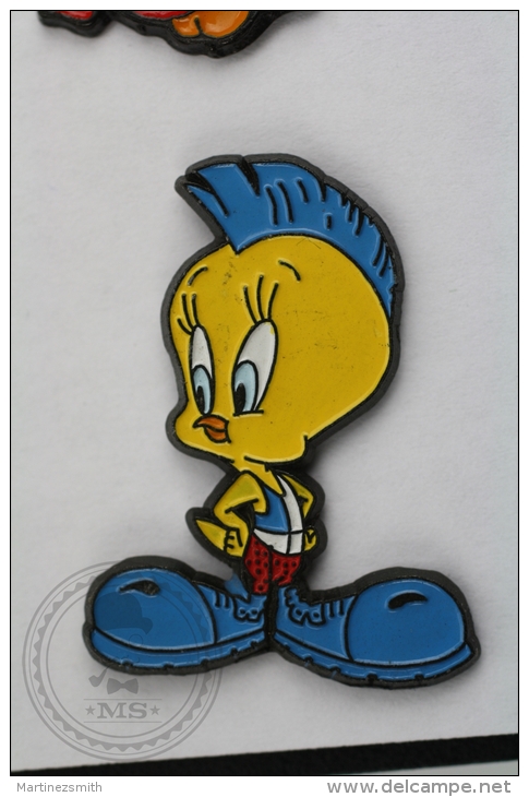 Warner Bross, Looney Tunes Character: Tweety Bird Punk Blue Hair- Pin Badge #PLS - Cómics