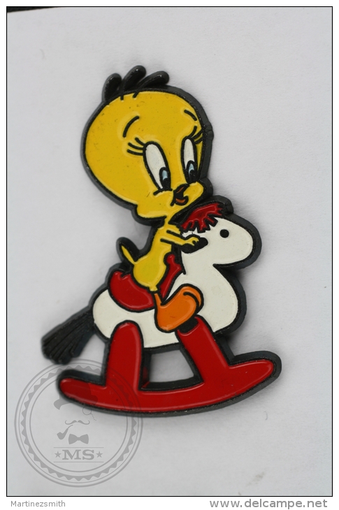 Warner Bross, Looney Tunes Character: Tweety Bird On Wood Horse - Pin Badge #PLS - Comics