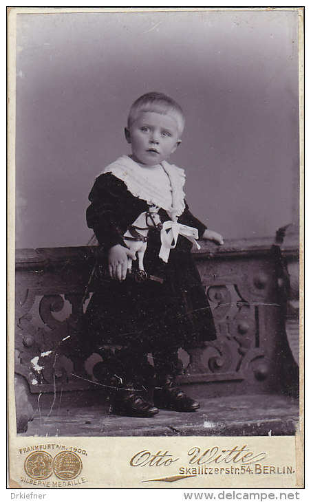 Kabinettfoto: Kleiner Junge Mit Holzpferdchen, Fotograph: Otto Witte, Berlin, 1903, Ca 6,5 X 10,5 Cm - Persone Anonimi