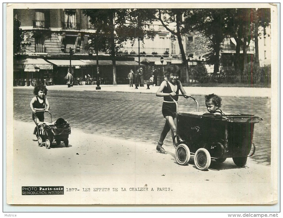 PHOTO PARIS-SOIR -Les Effets De La Chaleur à Paris, Enfants ; Photo Années 40/50 Format 20x15cm - Lieux